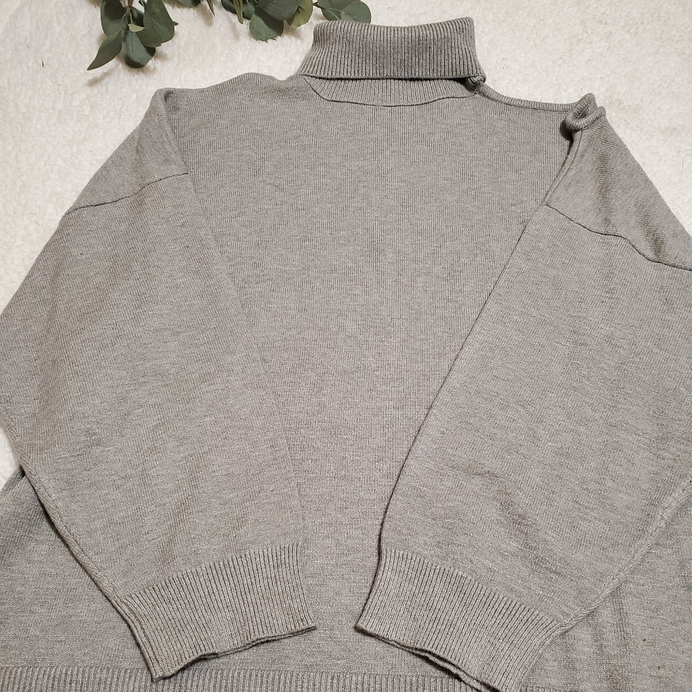 NWT Eloquii Turtle Neck One Cold Shoulder Sweater
